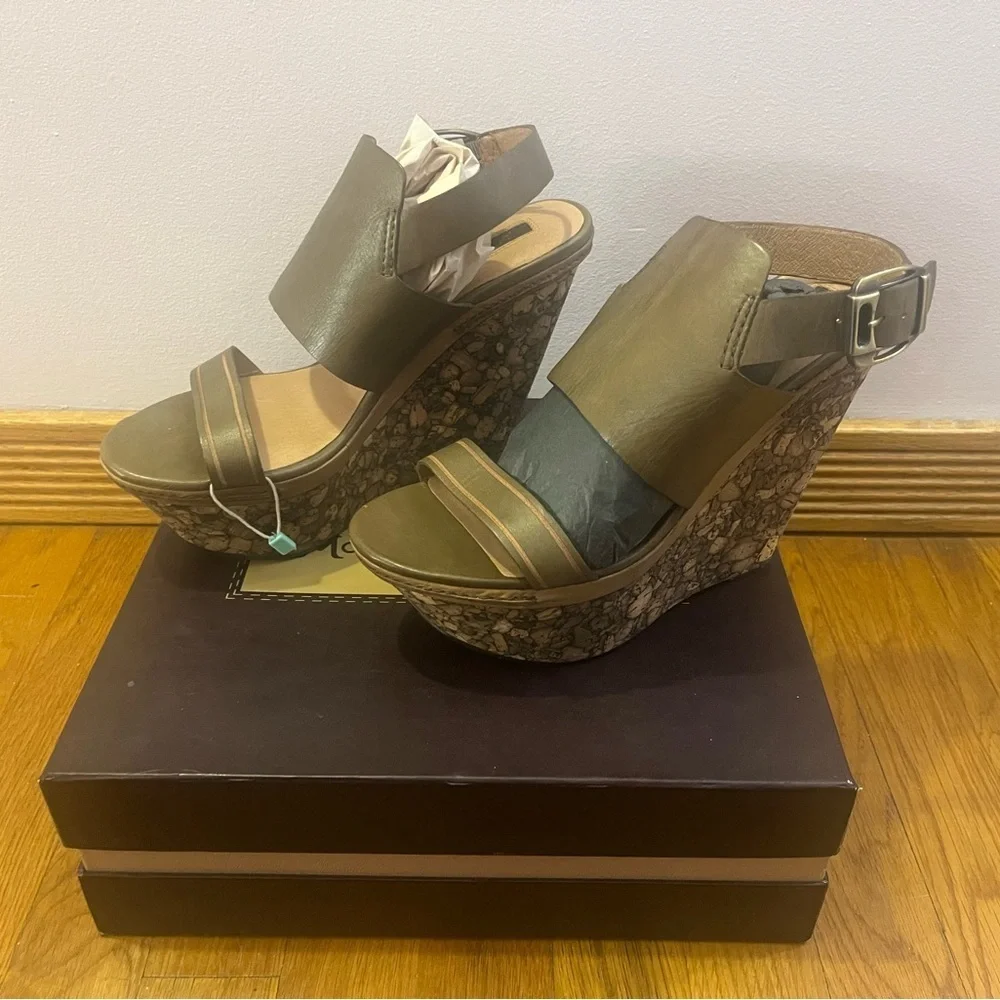 Modern Vintage Olive Green Cork Wedges Women’s Size 8.5 NEW